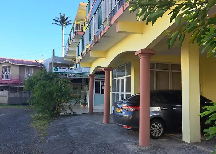 Bano Tourist Residence - 650 Meters From Grand Bay Beach
